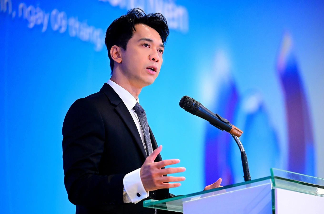 tran-hung-huy.png