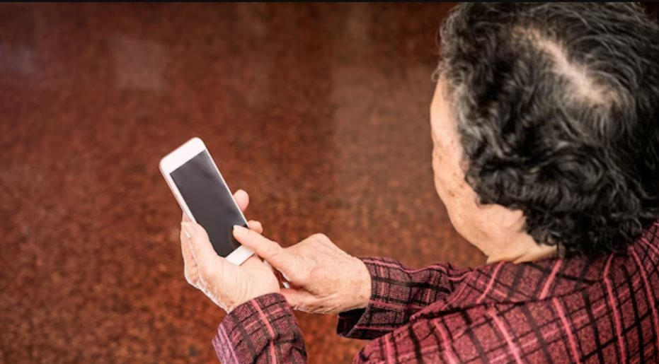 Gen Z cố gắng 'cai nghiện' smartphone, U60 lại đổ đi xô học AI: Cuộc đảo ngôi công nghệ gây bất ngờ năm 2026