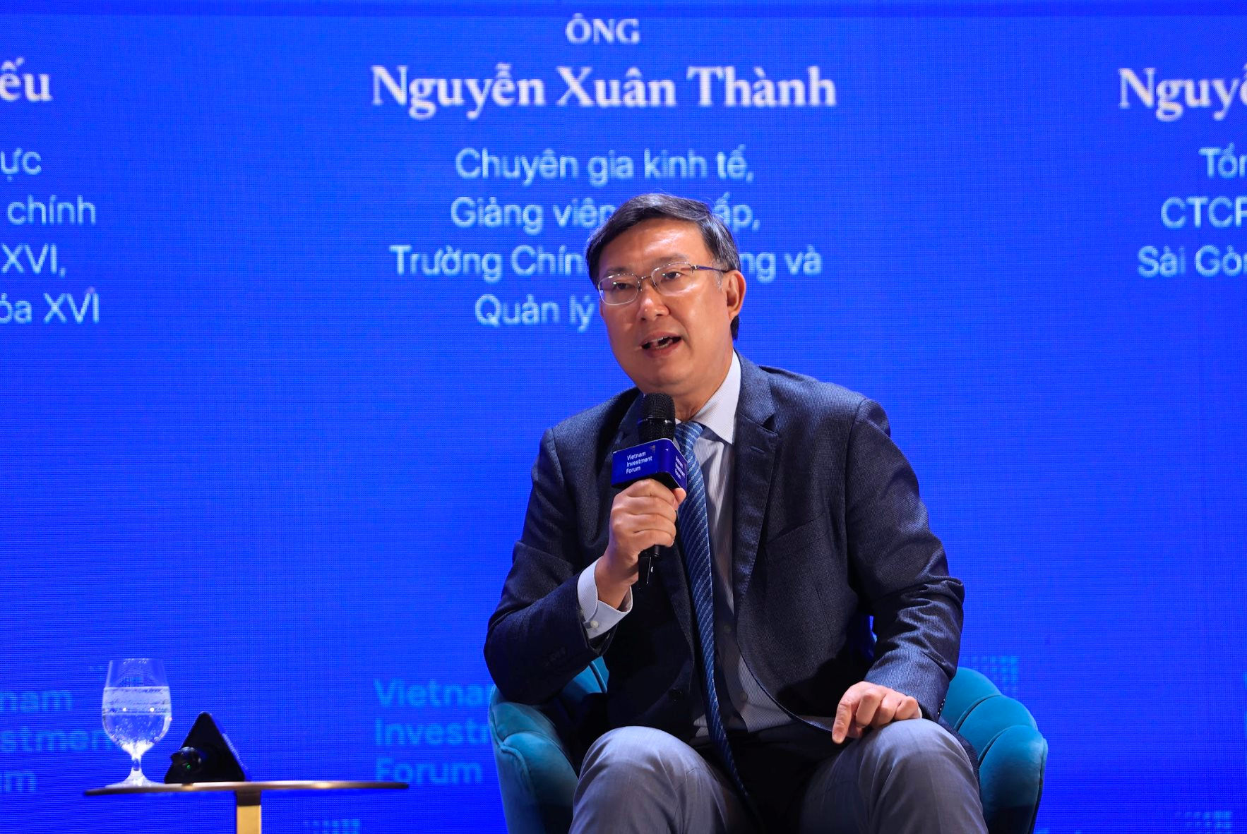 Fed có thể tăng lãi suất trong năm 2026, chuyên gia Fulbright chỉ ra áp lực lớn nhất với Việt Nam
