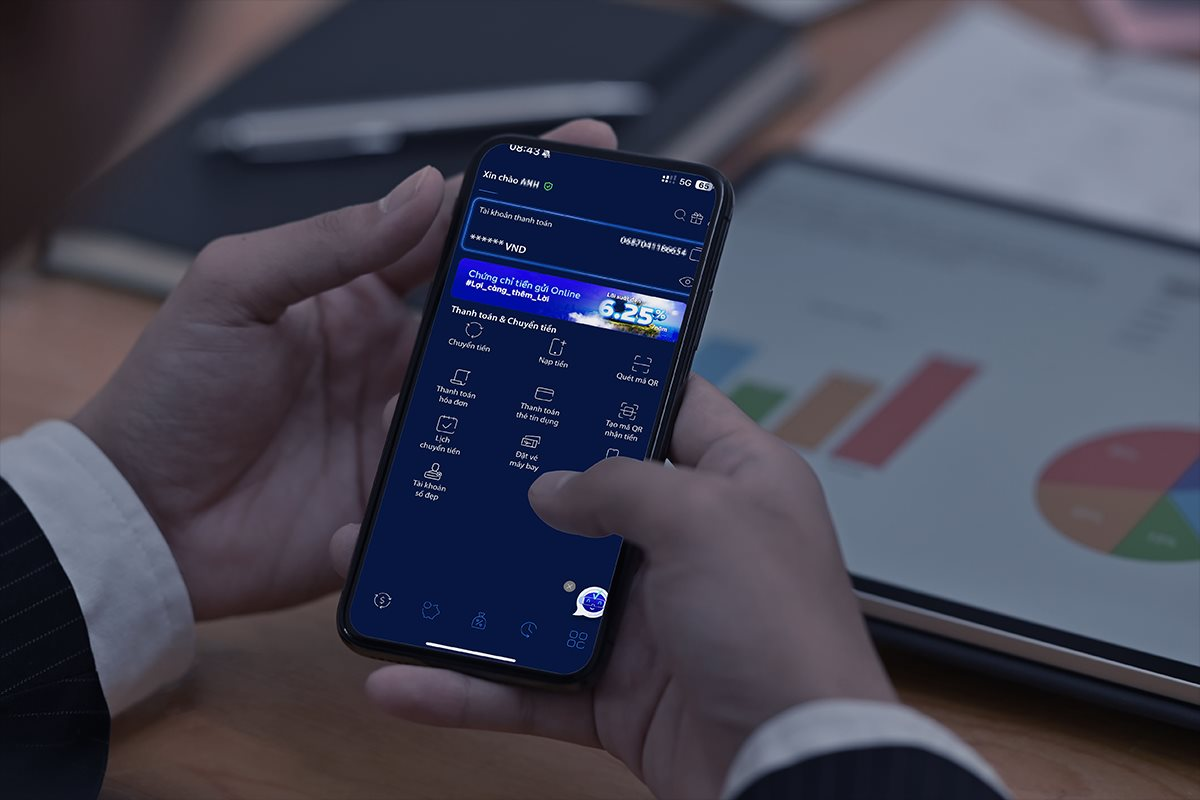 Vì sao ngân hàng phải giám sát 24/7 các giao dịch chuyển tiền online của người dân?