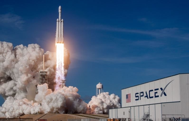 Từ startup trong gara đến siêu kỳ lân 1.800 tỷ USD: SpaceX biến canh bạc 20 năm của phố Wall trở thành 'cỗ máy in tiền' 