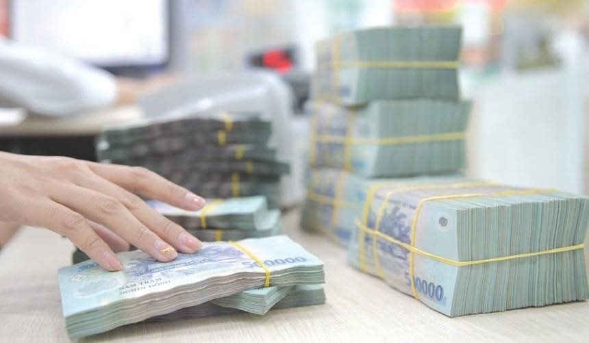 Tài chính tuần qua: Lãi suất tiết kiệm 12 tháng cao nhất 7%/năm, thị trường trái phiếu “bùng nổ”