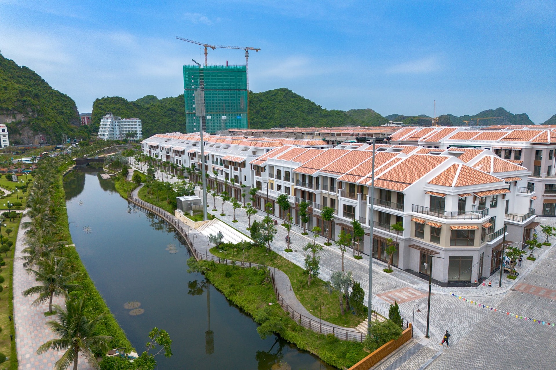 xanh-island-cat-ba3(1).jpg