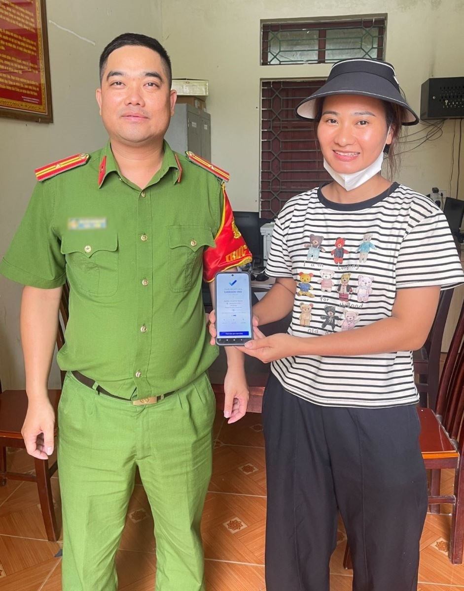 Công an các tỉnh xác minh loạt giao dịch chuyển khoản từ 5 triệu, 39 triệu đến 300 triệu,... của nhiều người dân