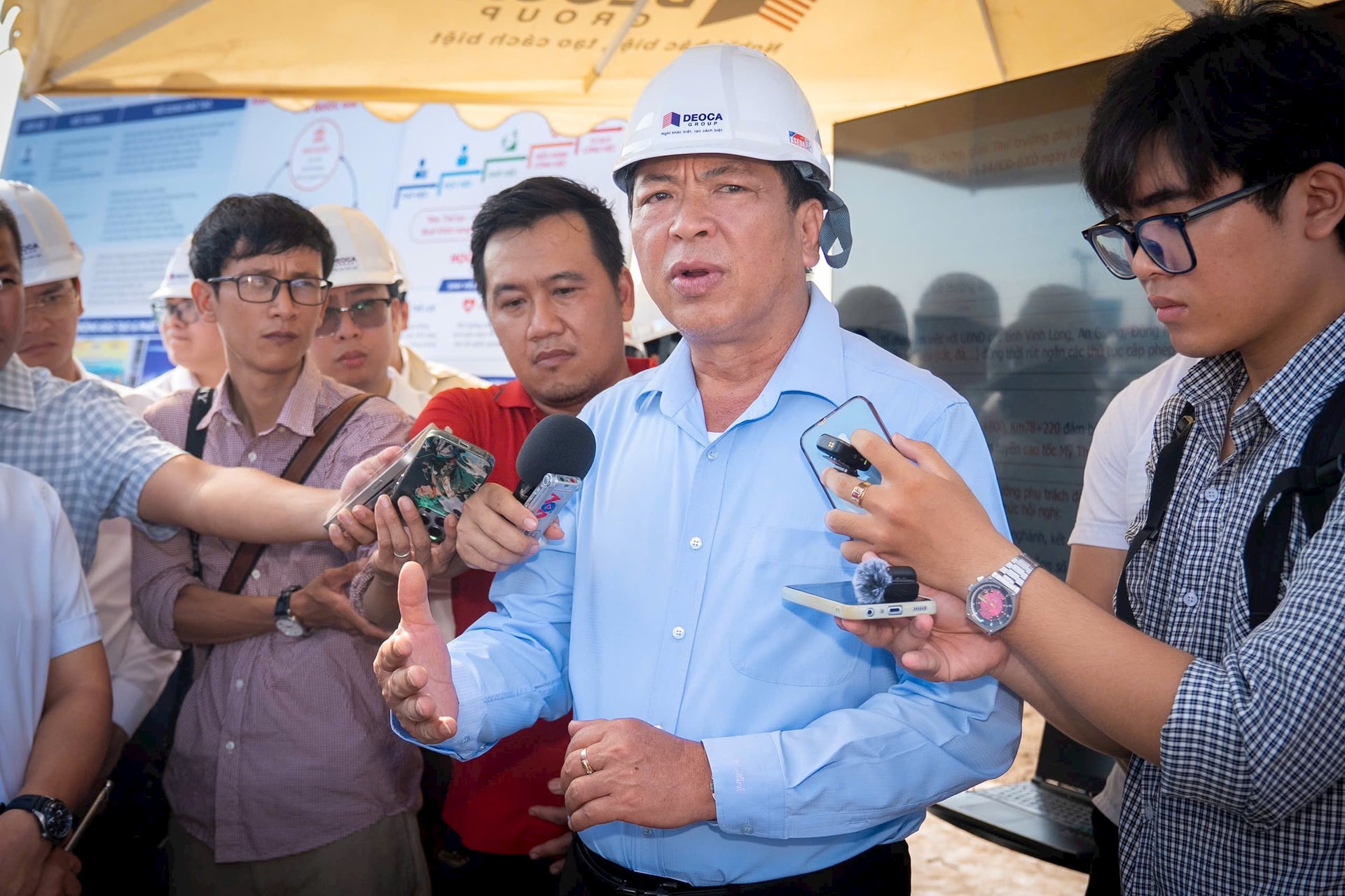 Đừng “đứng núi này trông núi nọ”: Đổi việc liên tục, người lao động được gì và mất gì?