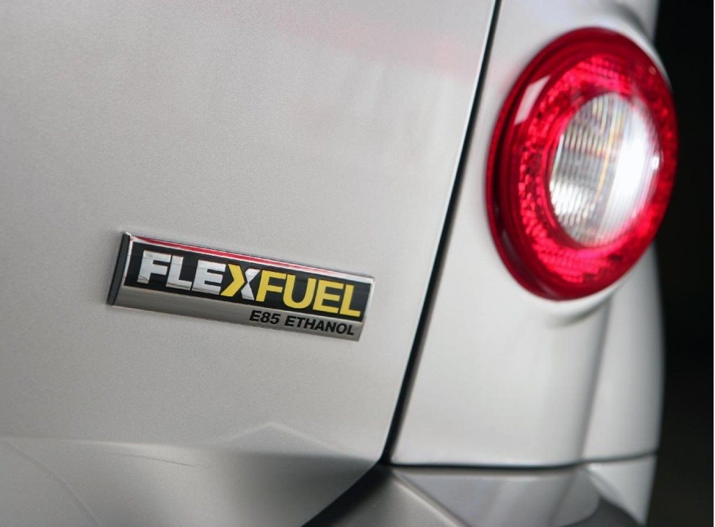 flexfuel-badge-on-e85-capable-2009-chevrolet-hhr_100304980_l.jpg