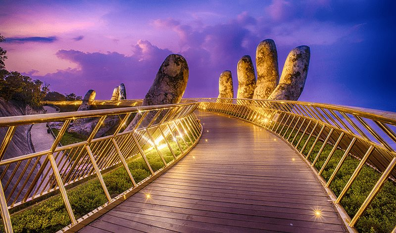 8-cau-vang-da-nang-vo-cung-noi-bat.png