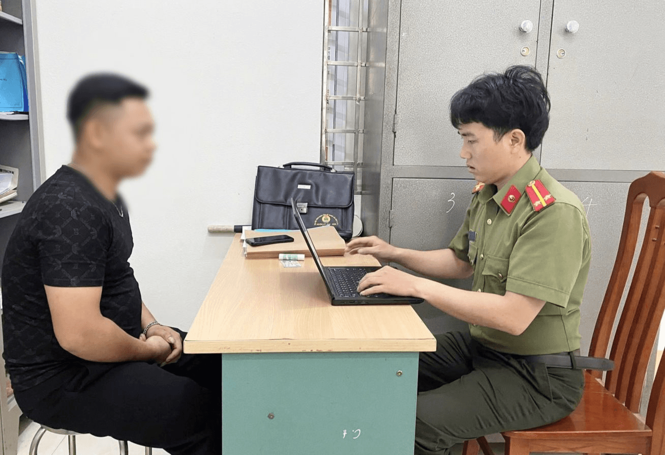 Tất cả người dân có giao dịch chuyển khoản với nội dung sau, cần lập tức trình báo công an gần nhất