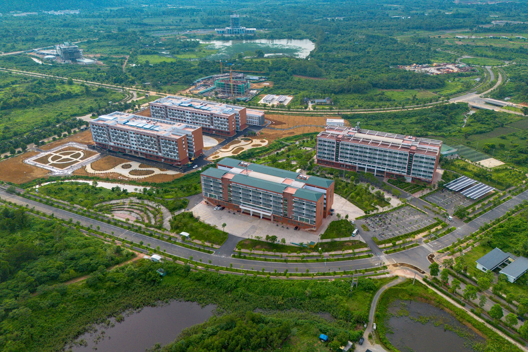 dai-hoc-quoc-gia-ha-noi-tai-hoa-lac3.jpg
