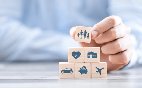 Lời khuyên cho người mua bảo hiểm nhân thọ khi đọc hợp đồng để không bị "choáng"