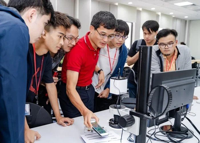 Một trường ĐH vừa tung học bổng gần 1 tỷ đồng/năm để “chiêu mộ nhân tài” AI, kỹ thuật: Trợ cấp thêm tới 30 triệu đồng/tháng