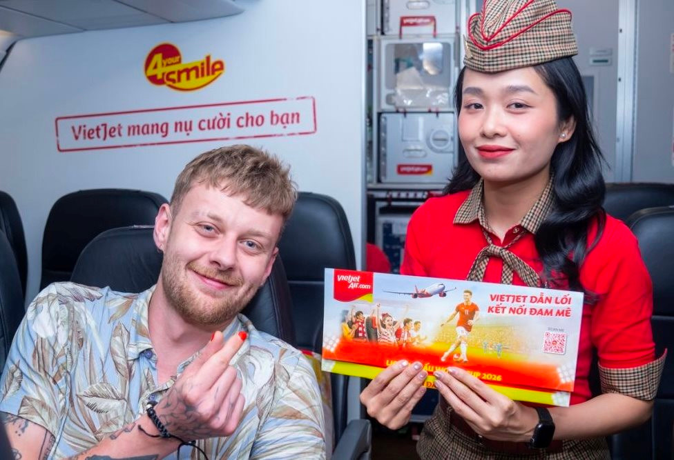 Bay cùng Vietjet, hoà mình vào mùa lễ hội bóng đá sôi động nhất hành tinh