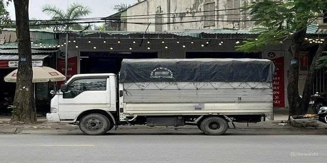 Phát hiện xe lạ, công an Việt Nam lập tức theo dõi giám sát, kiểm tra