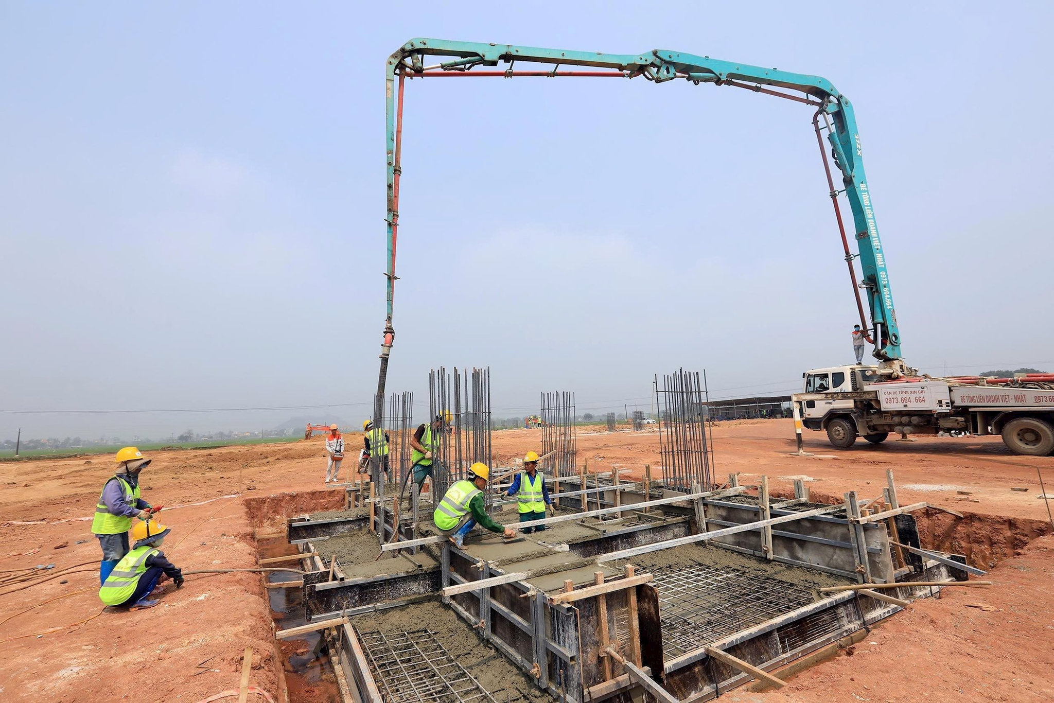 Cắm thành công 4.600 trụ thép nặng 200.000 tấn, biến điều không thể thành có thể, lập cú đúp kỳ tích khiến cả thế giới ngỡ ngàng