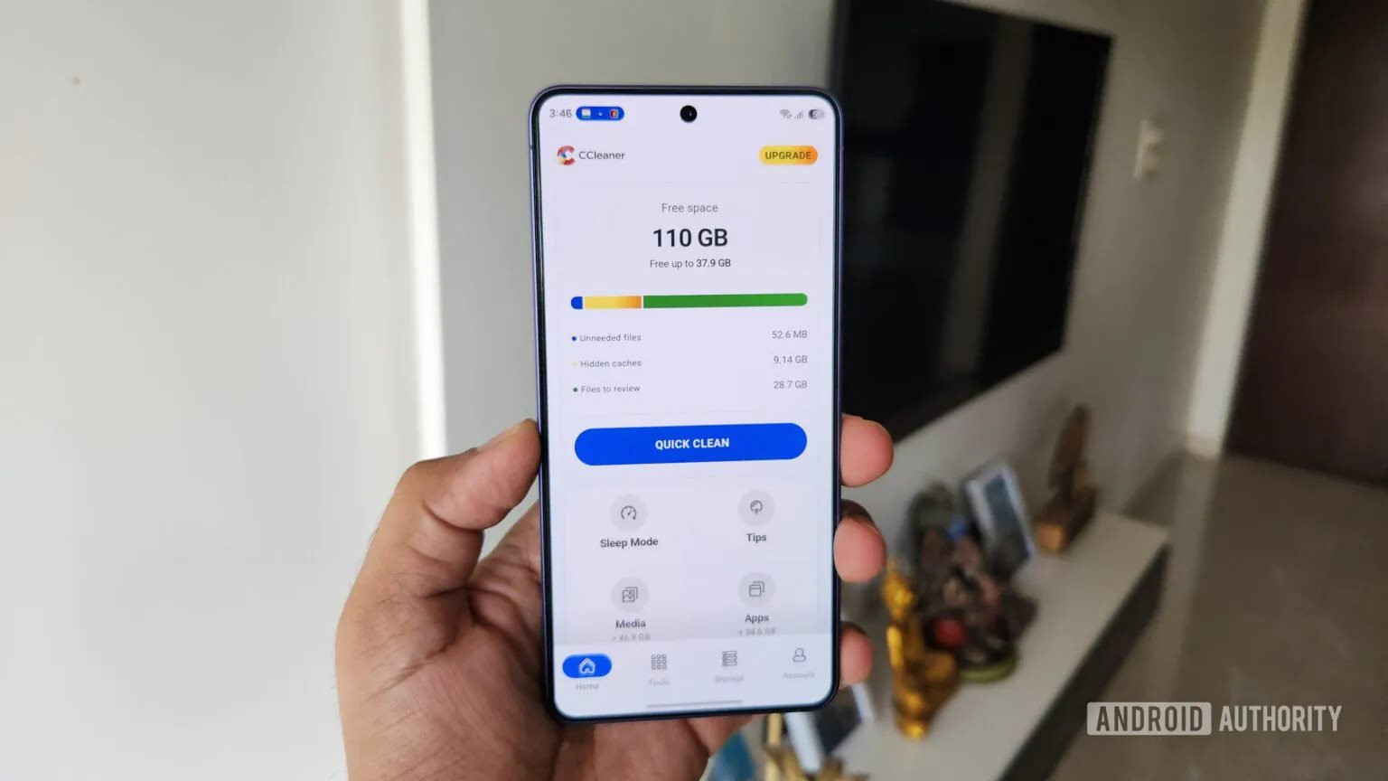 android-phone-in-hand-showing-ccleaner-app-1536w-864h.jpg.jpg