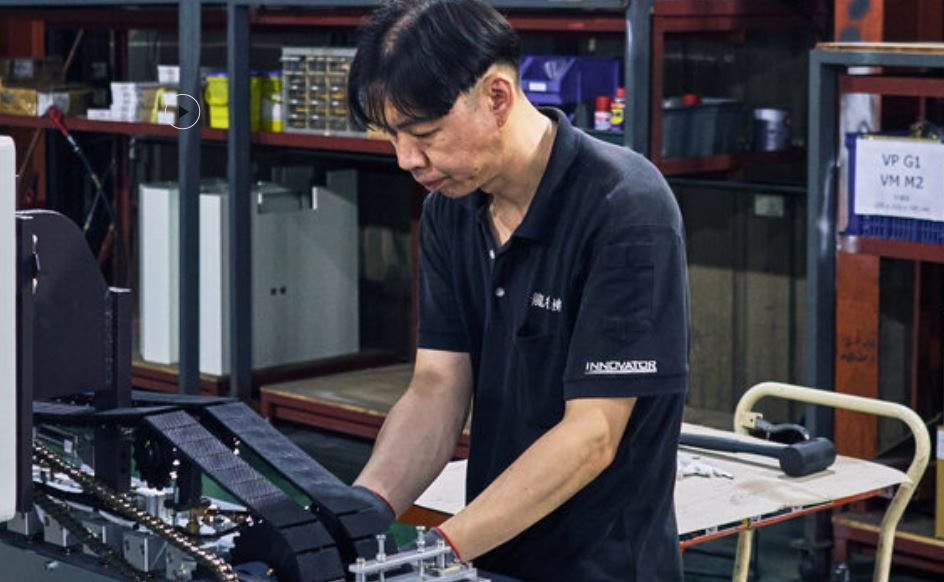 Cơn sốt AI phơi bày mặt tối của nền kinh tế chữ K: Nhóm thu nhập thấp vật lộn sinh tồn, chỉ một số người bứt tốc thịnh vượng