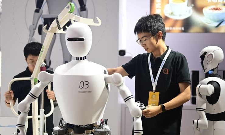 Quốc gia châu Á khiến thế giới ngả mũ vì 2 triệu con robot: Mỗi năm xuất xưởng 14.000 mẫu, cứ 10.000 công nhân lại trang bị 166 robot công nghiệp 