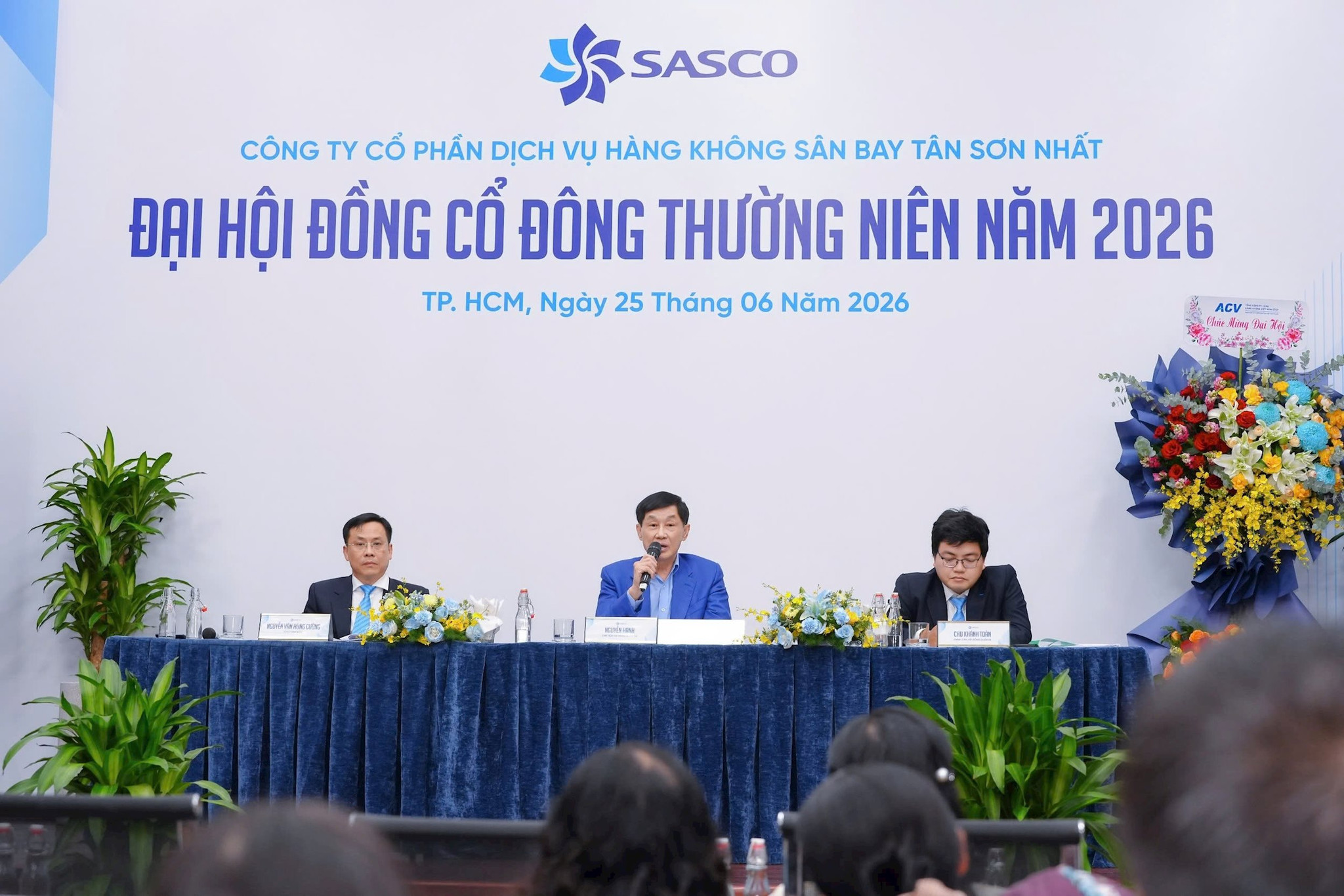 Công ty của 'Vua hàng hiệu' thông qua kế hoạch chia cổ tức bằng tiền cao nhất từ trước tới nay 