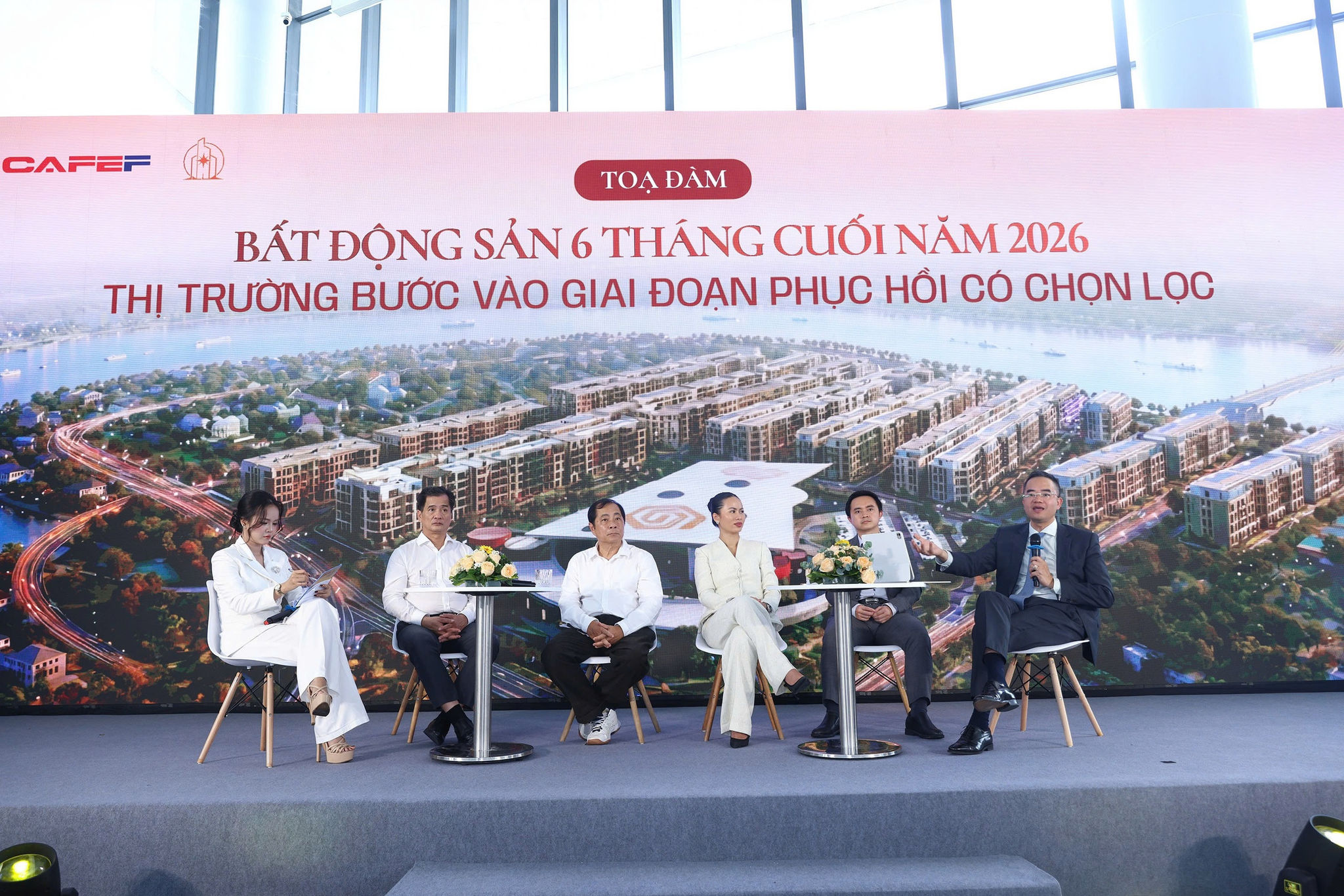 CEO FIDT: Bất động sản bắt đầu hướng về các cực tăng trưởng, đô thị vệ tinh, không còn chạy theo vùng ven đầu cơ - Ảnh 13.