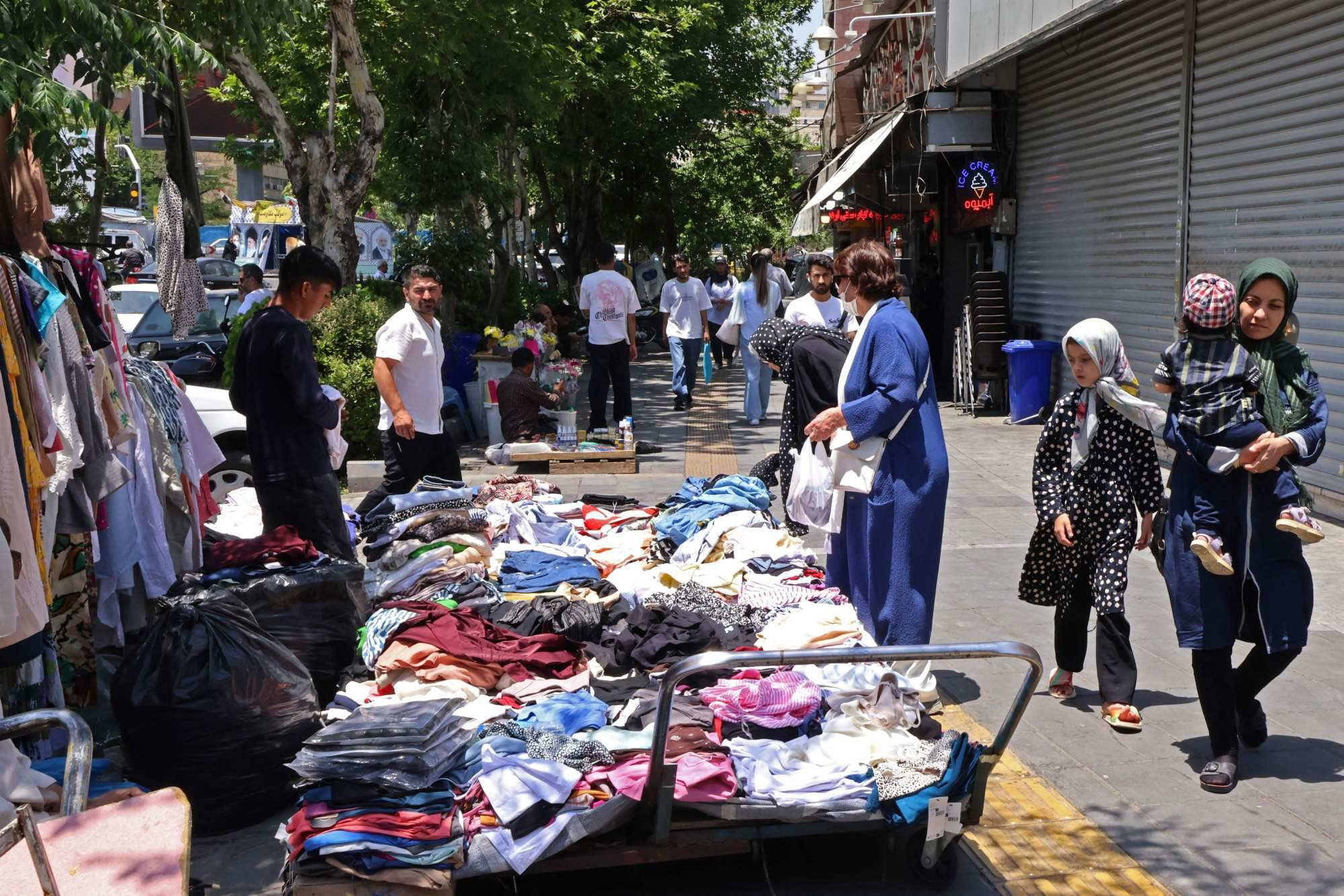 Kinh tế Iran ra sao sau 3 tháng chiến tranh với Mỹ và Israel?
