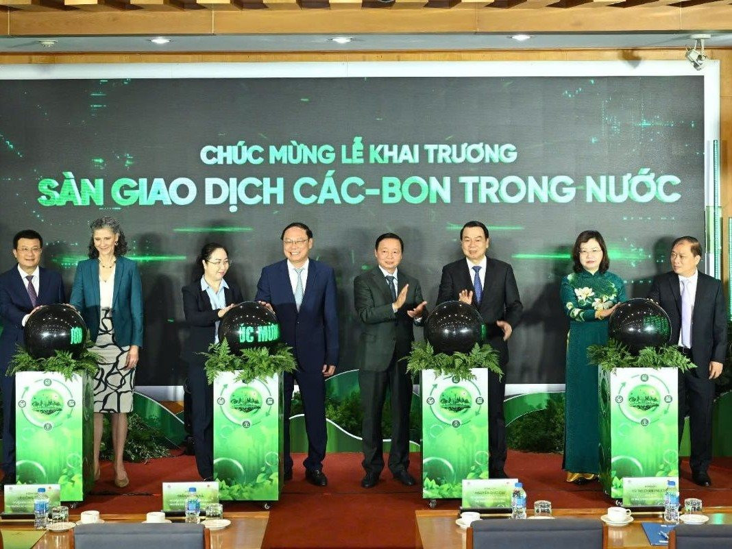 Phiên đầu tiên trên sàn các-bon Việt Nam: Giao dịch hơn 1.200 tấn CO2, giá cao nhất 136.000 đồng/tấn