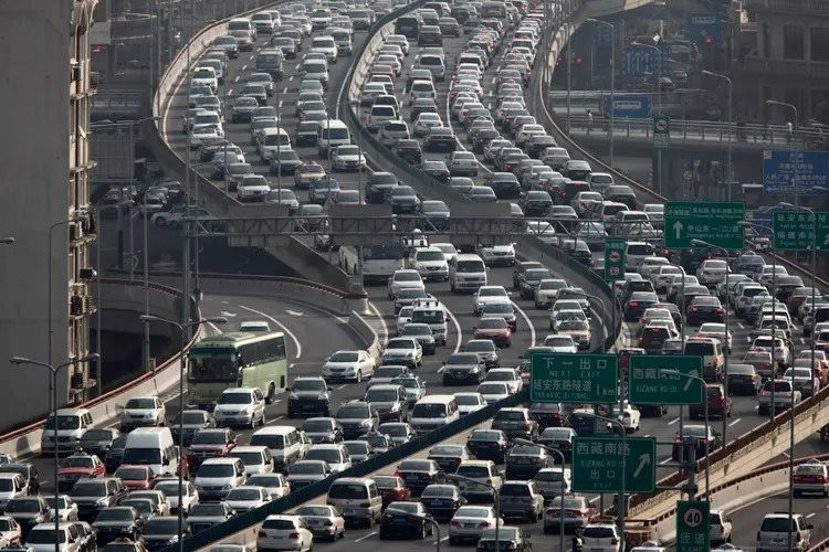 44 triệu xe điện được nuông chiều quá lâu, Trung Quốc "thấm đòn"?