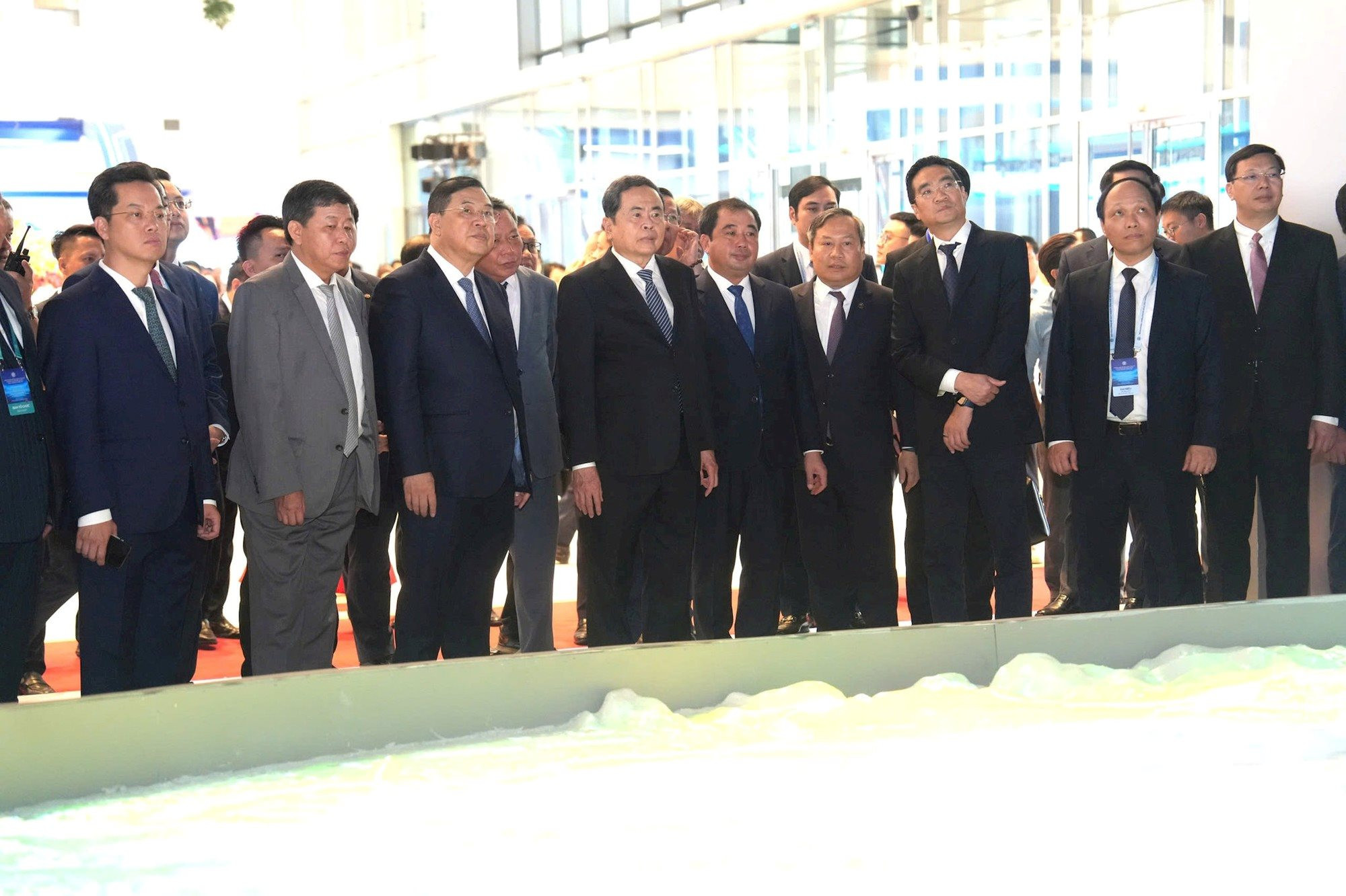 tham-quan-trien-lam.jpg