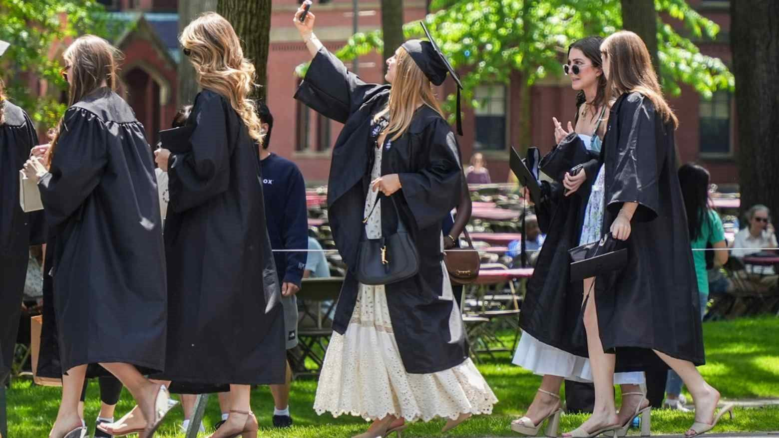 Thời vàng son của ngành khoa học máy tính đã qua: Sinh viên tốt nghiệp Đại học New York than trời, nộp CV 8.000 lần vẫn chưa có nổi một việc làm fulltime