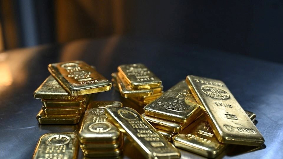 Giá vàng về sát mốc quan trọng, nhà đầu tư “nín thở”, quỹ lớn nhất thế giới cũng “nằm im”