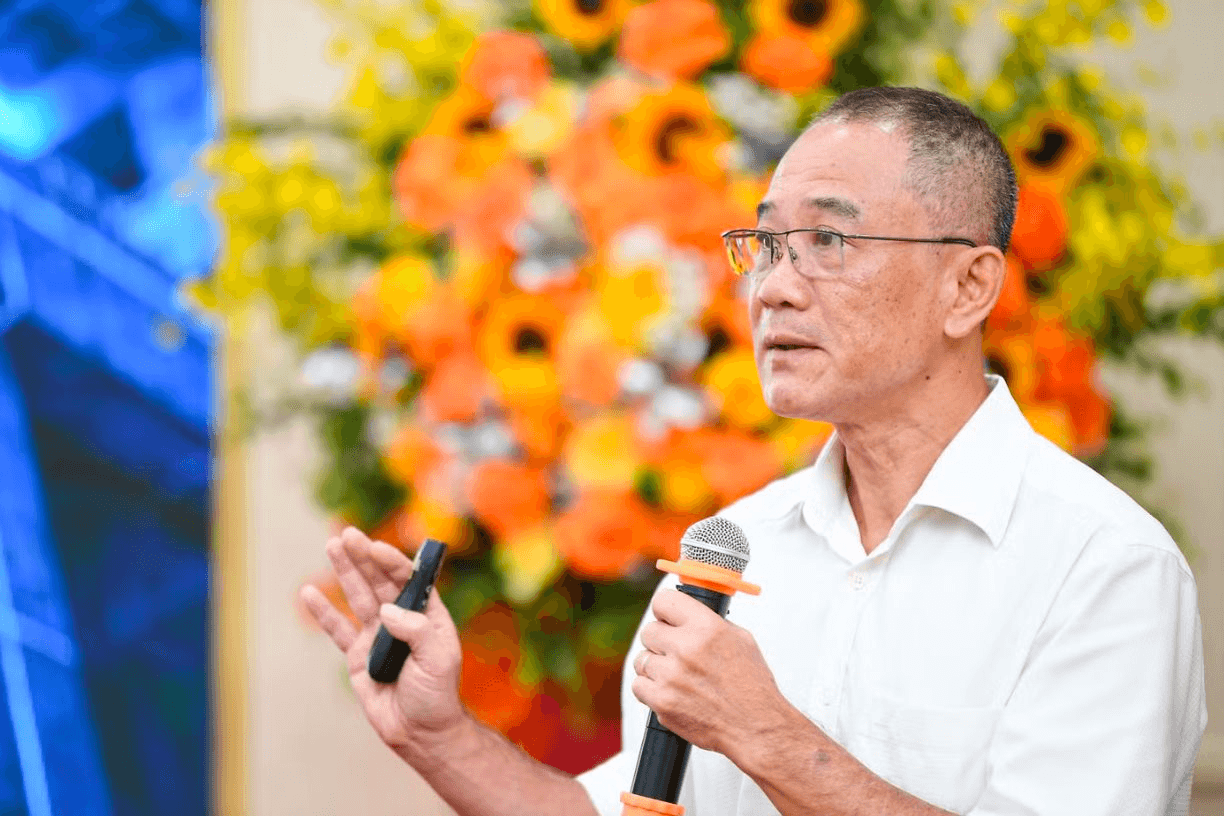 ong-tran-nam-binh.png