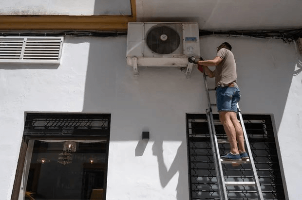 spain-air-conditioning-2282104067.png