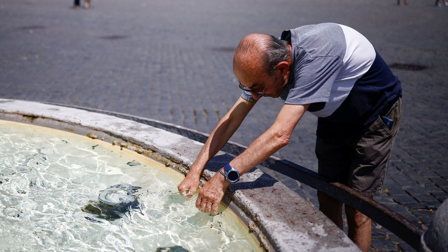 230715052317-03-italy-heat-wave.jpg