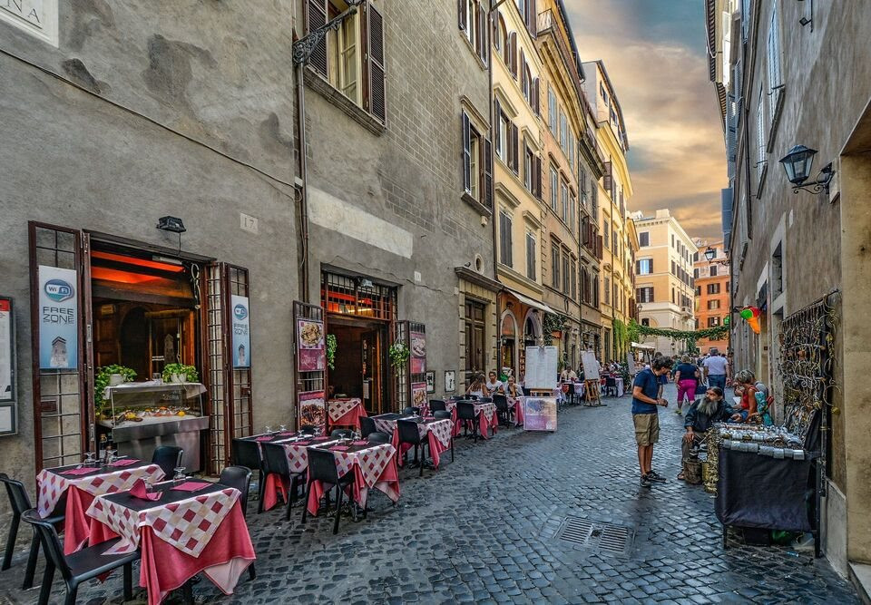 coffeeinrome-pixabay.jpg