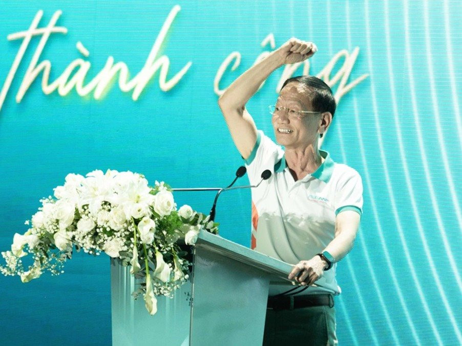 Nhóm cổ phiếu hệ sinh thái của ông Vũ Văn Tiền đồng loạt có biến