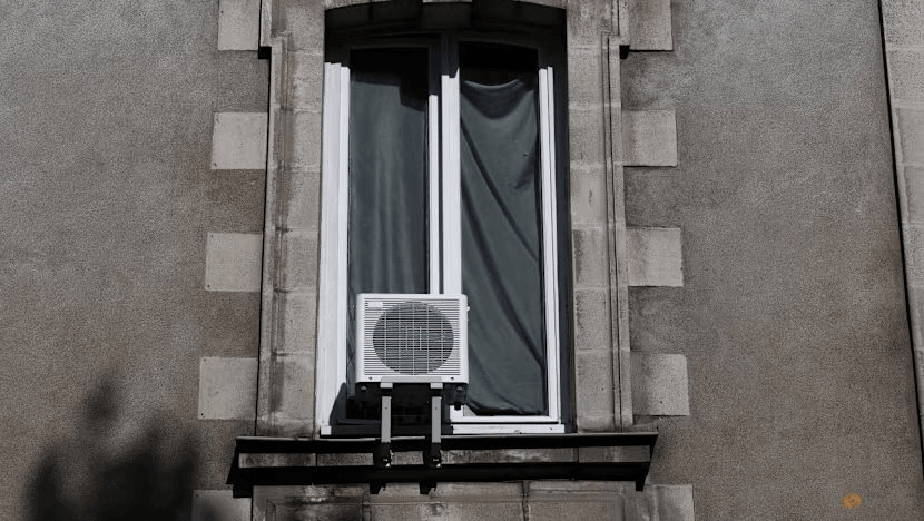 2026-06-25t092140z_138538331_rc2w0maek5mb_rtrmadp_3_europe-weather-france-heat.png