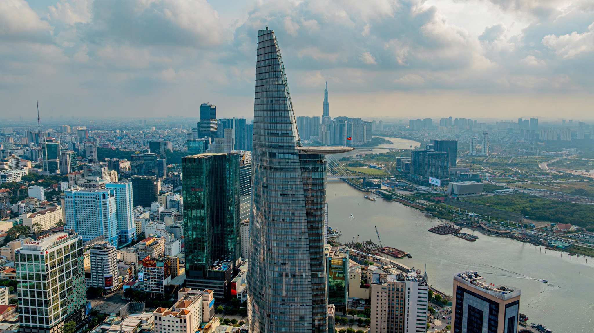Loạt "ông lớn" Vingroup, Sun Group, Ecopark góp ý hoàn thiện một dự thảo luật quan trọng liên quan đến bất động sản 
