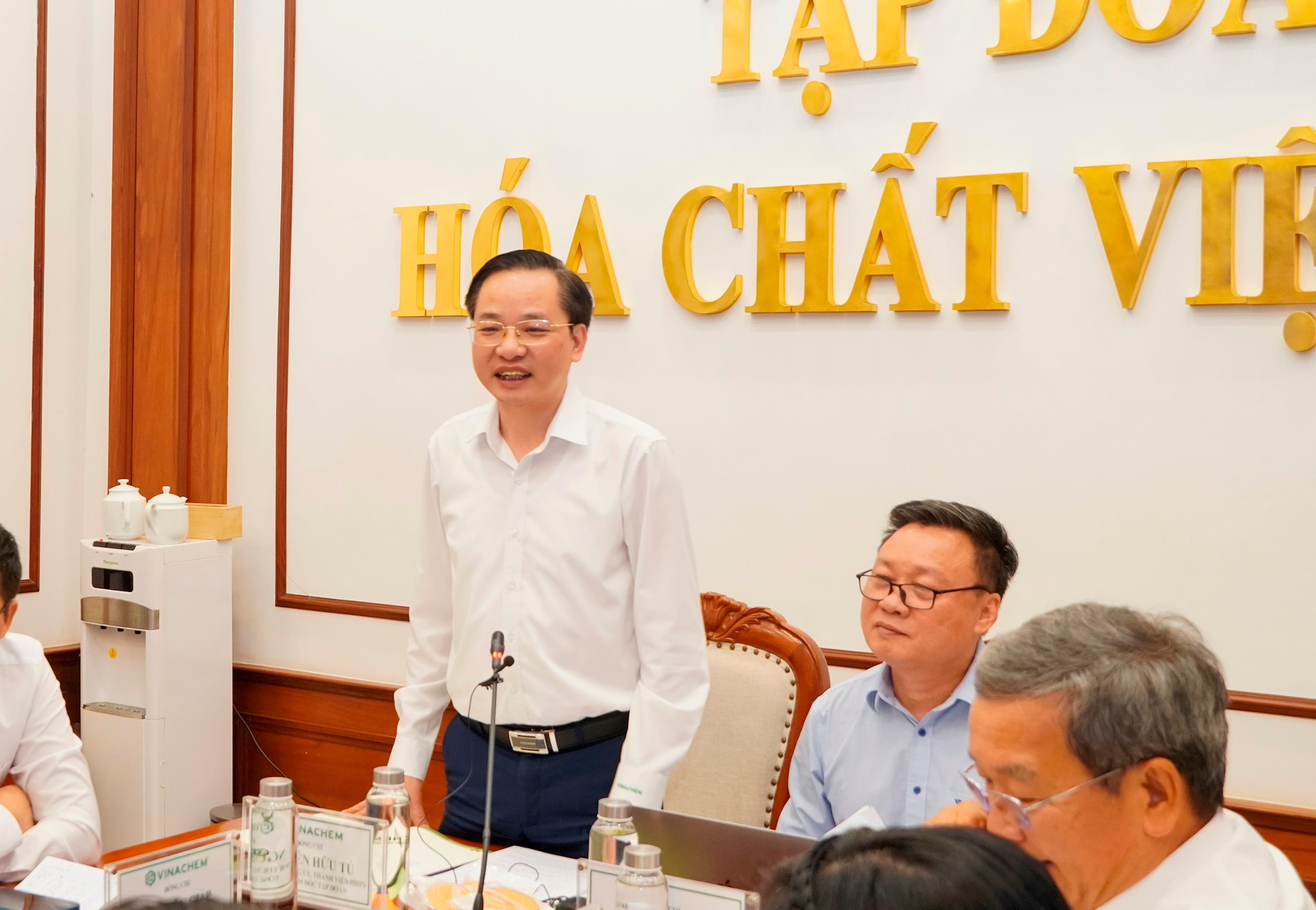 ong-nguyen-huu-tu-tong-giam-doc-tap-doan-hoa-chat-viet-nam.jpg