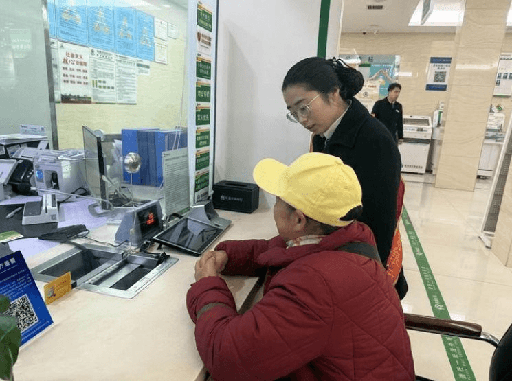 Khách gửi tiết kiệm hơn 9,6 tỷ đồng, 6 năm sau số dư chỉ còn 0 nhưng tòa án khẳng định: “Ngân hàng chỉ phải chịu 5% tổng thiệt hại”