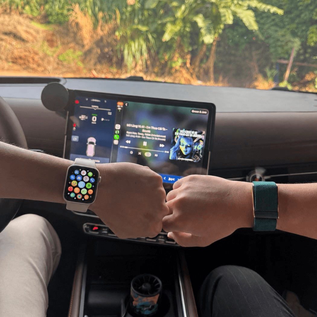 WHOOP không có màn hình vẫn khiến Apple Watch phải dè chừng: Hai triết lý kinh doanh đối lập đang định hình tương lai thiết bị đeo