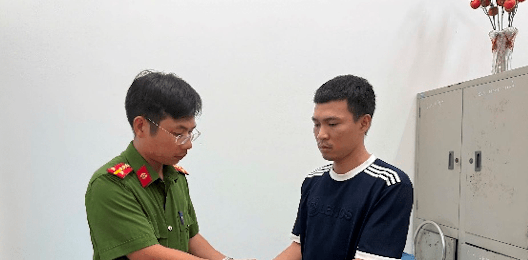 Công an điều tra giao dịch với nội dung sau: Một thanh niên SN 1998 vừa bị bắt sau khi nhận chuyển khoản 61 triệu đồng trong 4 ngày