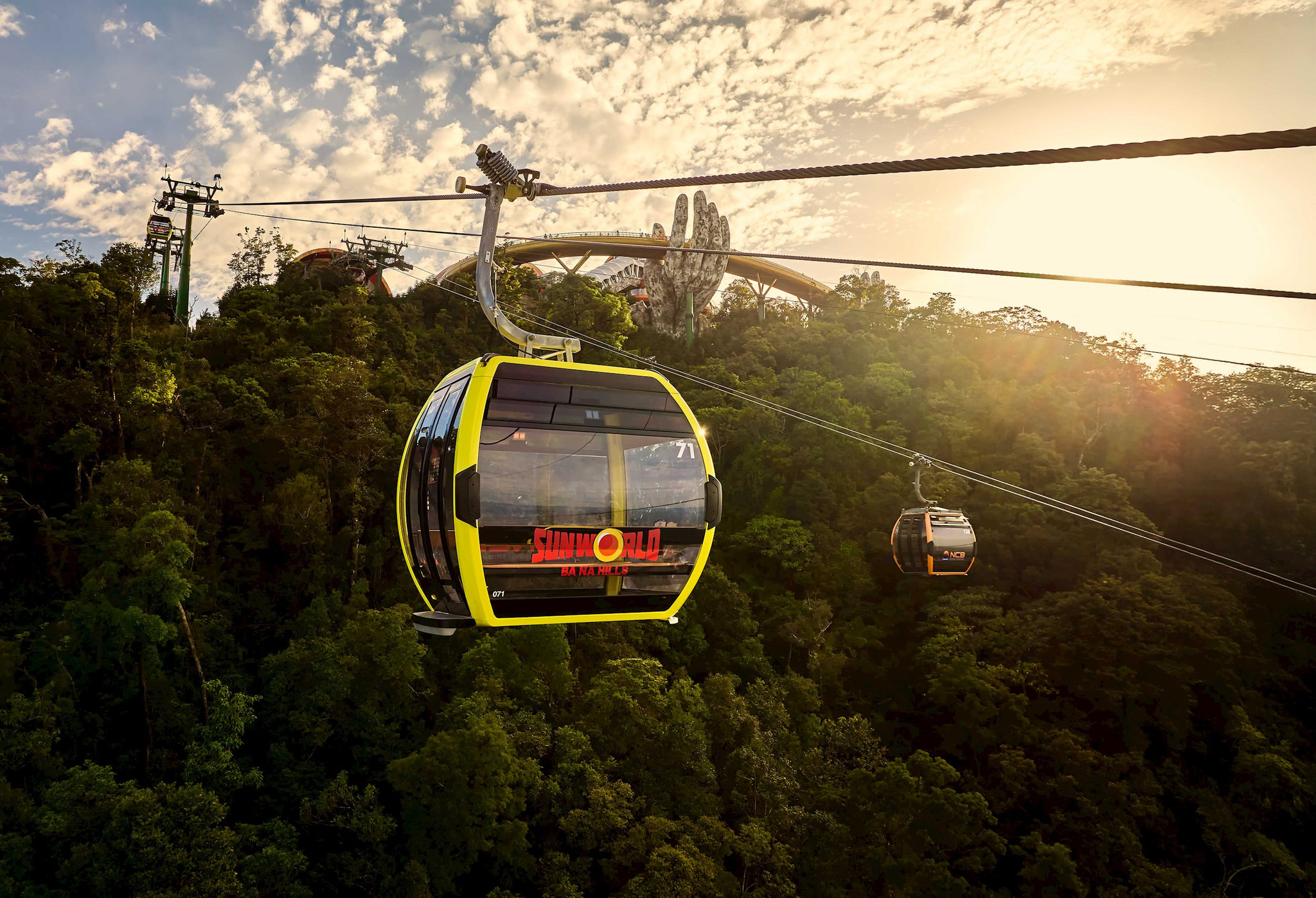 Tấm vé cáp treo Ba Na Hills “quyền năng” như thế nào?