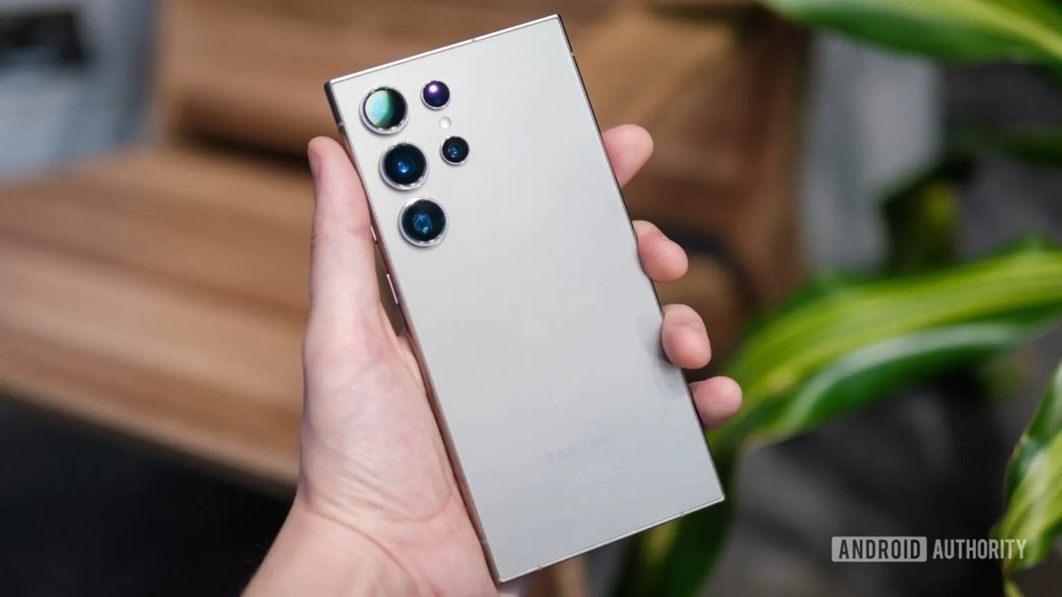 Mẫu điện thoại Samsung này dù đã 2 năm tuổi vẫn được "chấm điểm 10", xứng đáng mua hơn bao giờ hết
