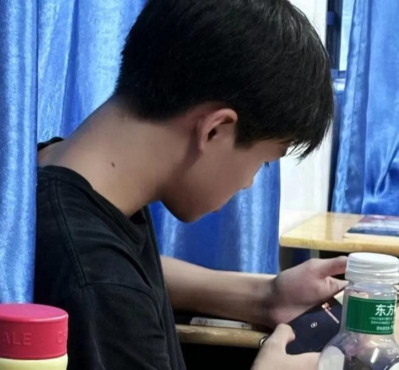 Phát hiện sinh viên 19 tuổi lập di chúc để lại tài sản 77 tỷ đồng: Người thừa kế không phải bố mẹ hay họ hàng
