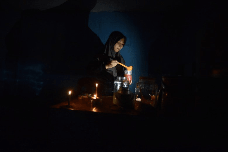 ‘Ngồi’ trên gần 32 tỷ tấn ‘vàng đen’ nhưng vẫn thiếu điện, phải cắt điện luân phiên: Nghịch lý khó tin tại nước láng giềng Việt Nam 