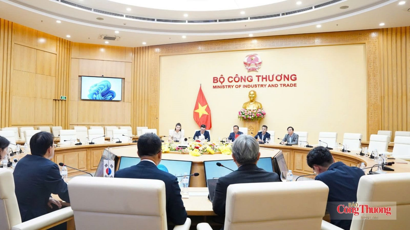 toan-canh-1.jpg