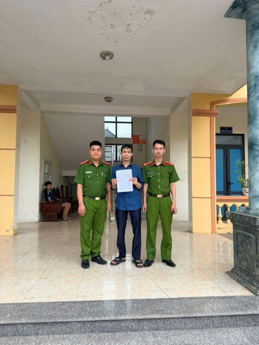 cong-dan-vui-mung-cam-on-cong-an-xa.jpg