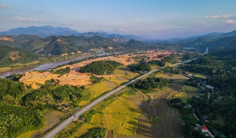 Việt Nam sắp có sân bay trị giá 6.300 tỷ đồng, nằm liền kề thị trấn đẹp nhất thế giới, quanh năm chỉ 15 độ C 