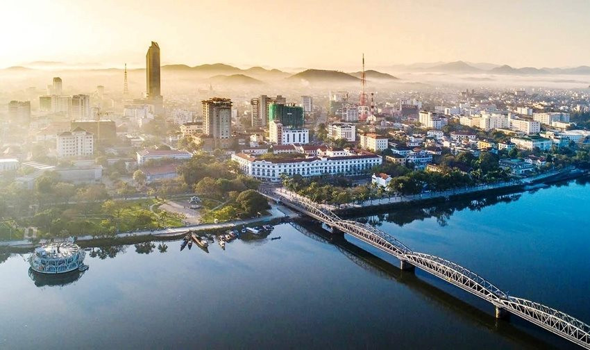 Một thành phố Việt Nam góp mặt cùng Bắc Kinh, Seoul trong đề cử "Oscar du lịch": Hút mạnh khách Pháp, Mỹ, nửa năm thu hơn 10.300 tỷ đồng