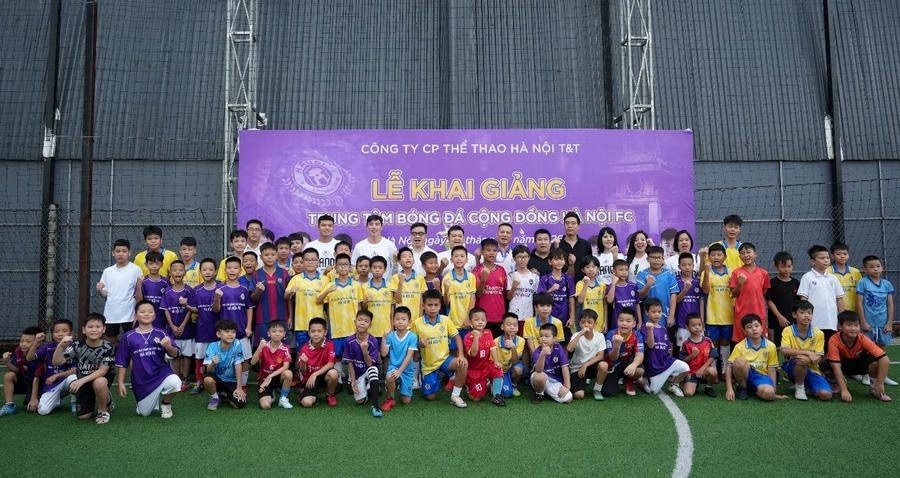 Bầu Hiển mở lớp học bóng đá miễn phí cho trẻ từ 7 đến 13 tuổi