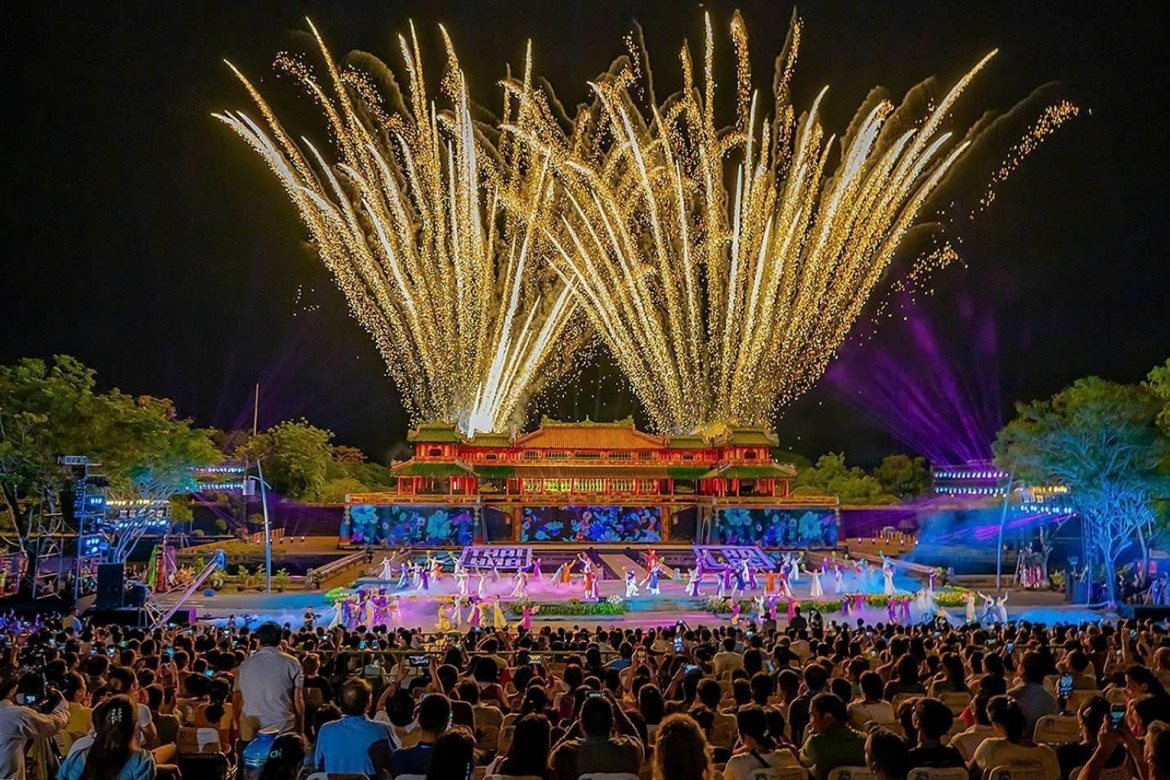 festival_hue_thu_hut_dong_dao_du_khach.jpg